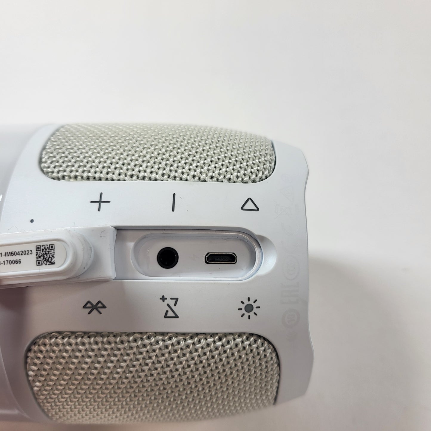 JBL Pulse 3 Portable Wireless Bluetooth Speaker White JBLPULSE3