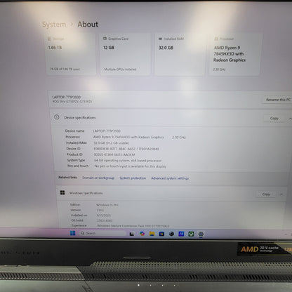 Asus ROG Strix G733PZV 17.3" Ryzen 9 7945HX3D 32GB RAM 2TB GeForce RTX 4080