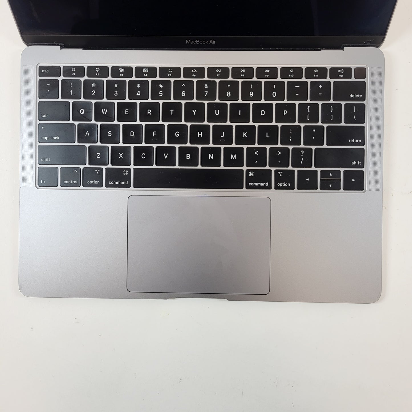 2019 Apple MacBook Air 13.3" i5 1.6GHz 8GB RAM 256GB SSD Space Gray A1932 READ