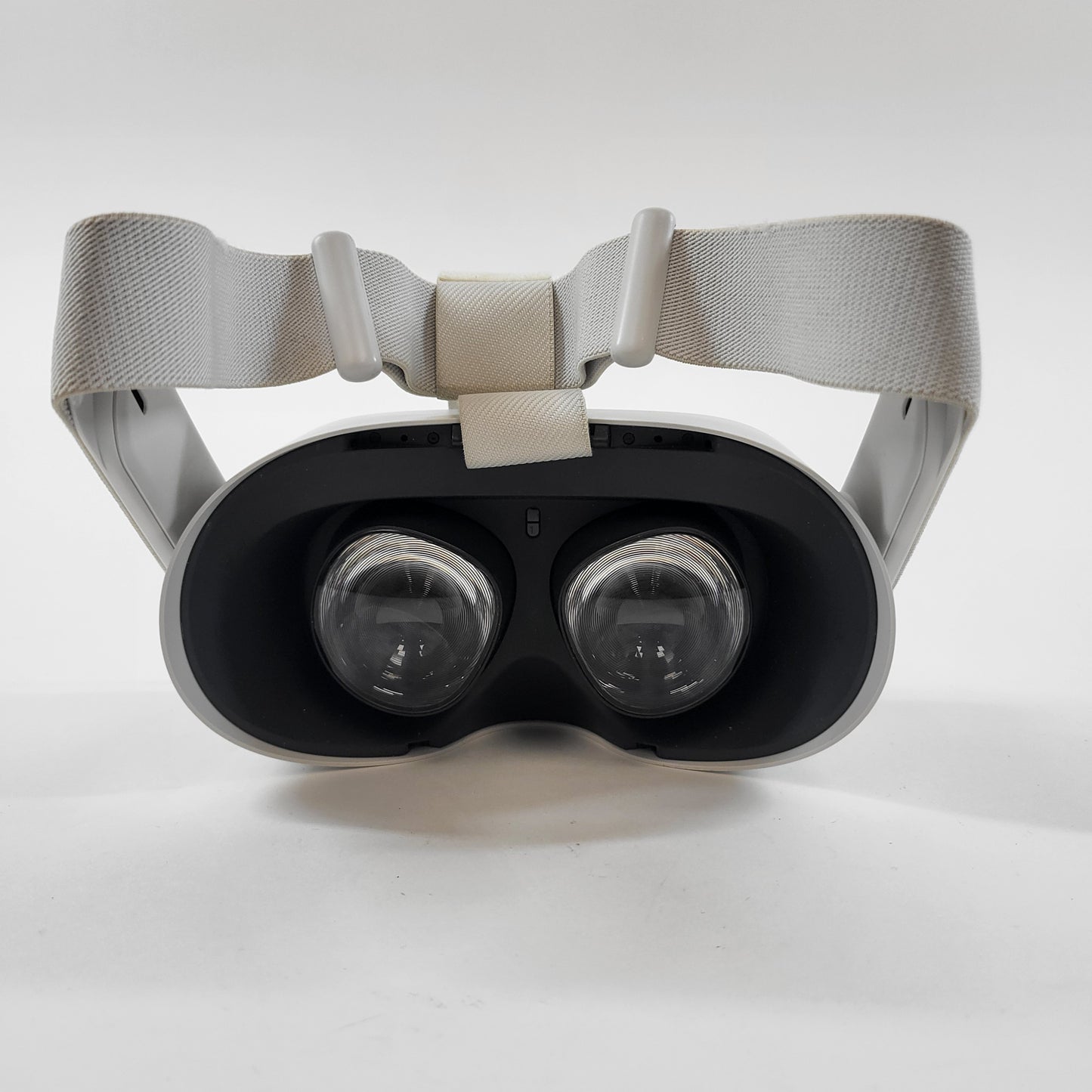 Oculus Quest 2 64GB Standalone All-in-One VR Headset KW49CM