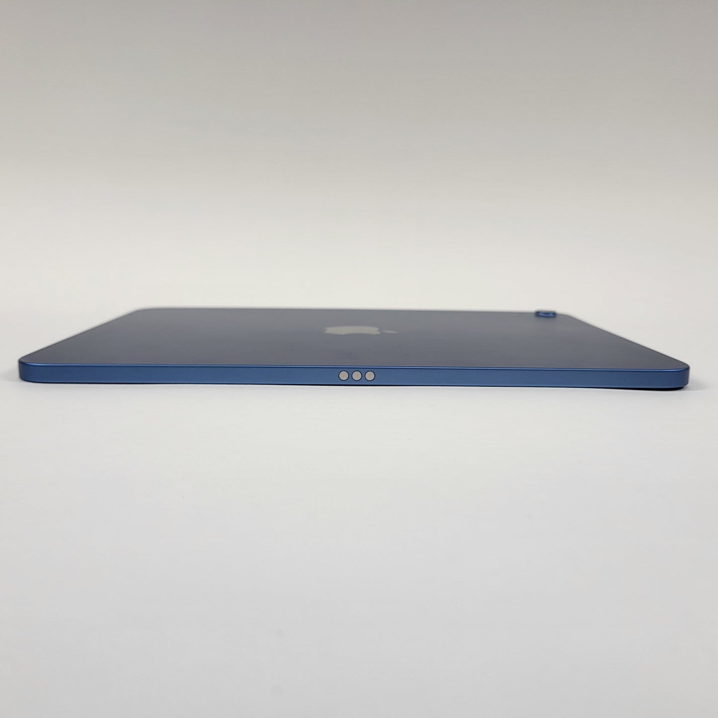WiFi Only Apple iPad 10th Gen 64GB 18.4 Blue MPQ13LL/A With Warranty