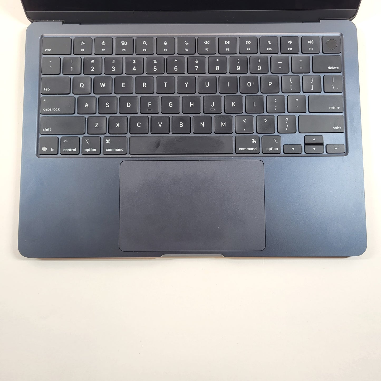 2025 Apple MacBook Air 13.6" M4 8C GPU 4.5GHz 16GB RAM 256GB SSD A3240