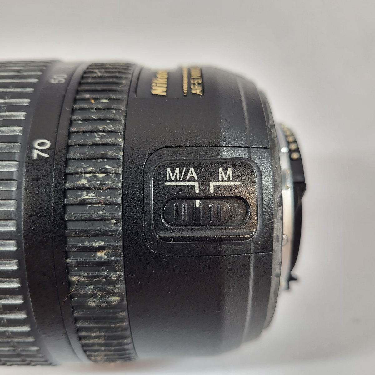 Nikon AF-S DX NIKKOR 18-70mm f/3.5-4.5 G ED Auto & Manual Lens AF