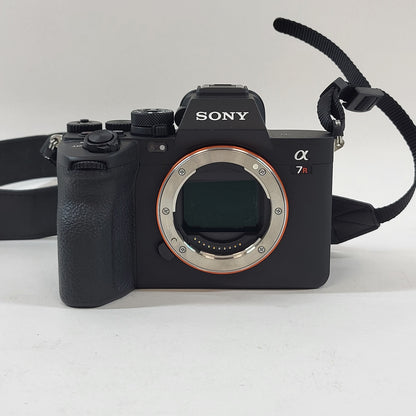 Sony Alpha A7R V 61MP Mirrorless Digital Camera 1496 Shutter Count READ