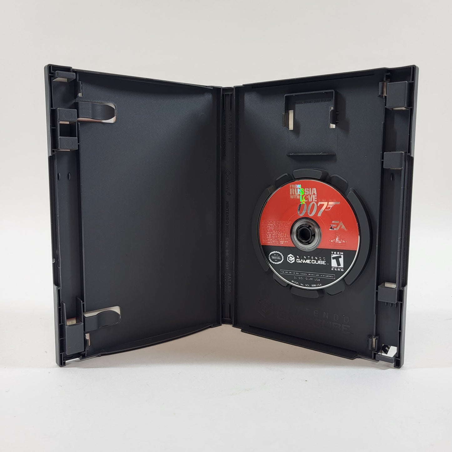 007 From Russia With Love (Nintendo GameCube, 2005)