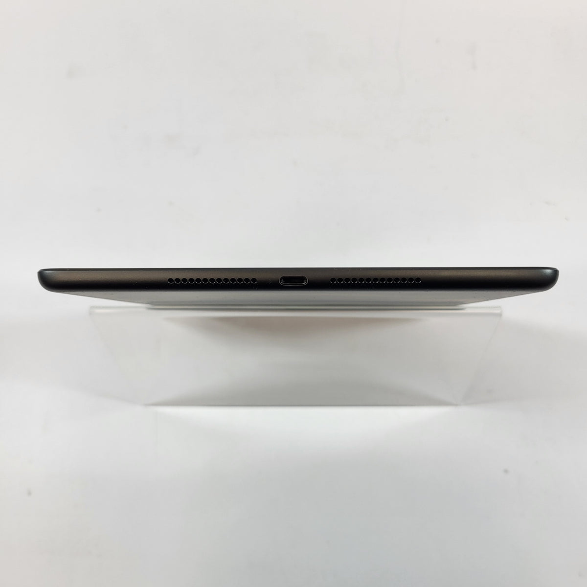 WiFi Only Apple iPad 9th Gen 64GB 26.2.1 Space Gray MK2K3LL/A