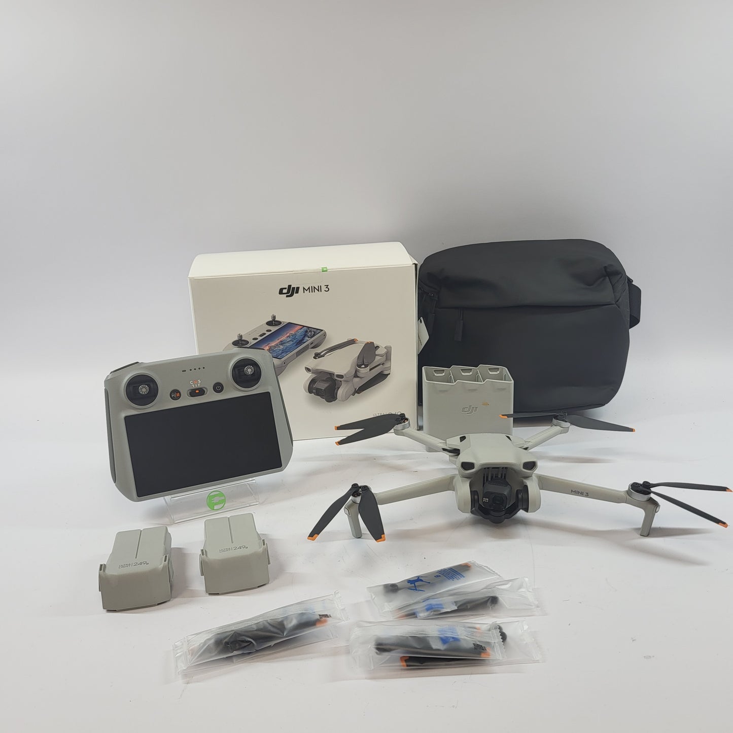 DJI Mini 3 4K Camera Drone MT3PD Fly More Combo