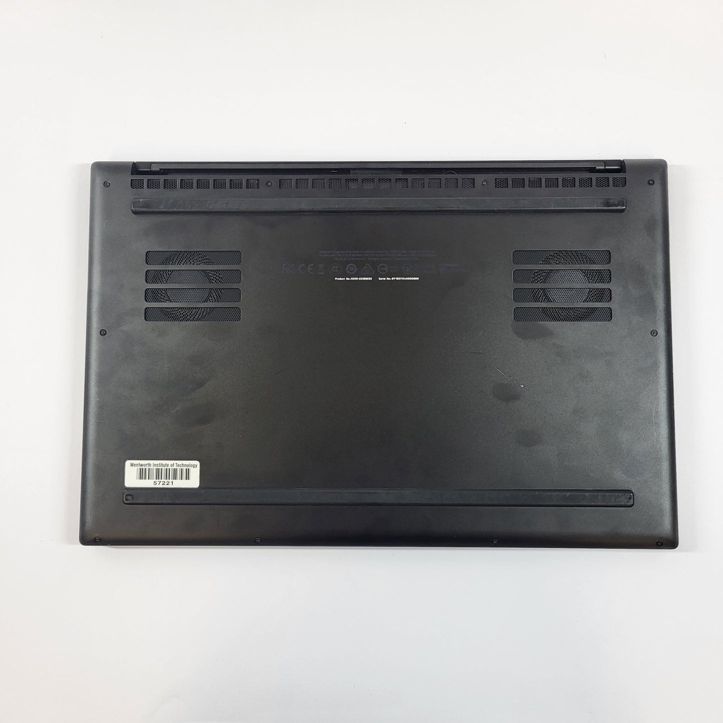 Razer Blade 15 RZ09-02386 15.6" i7-8750H 2.2GHz 16GB RAM 512GB SSD GeForce GTX 1070 Max-Q READ