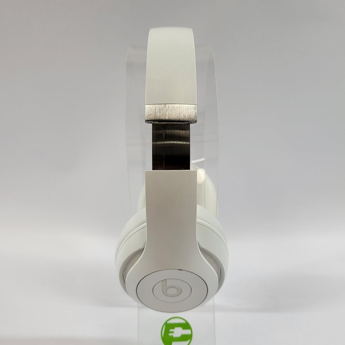 Beats Studio Pro Wireless Over-Ear Bluetooth Headphones White A2924 READ