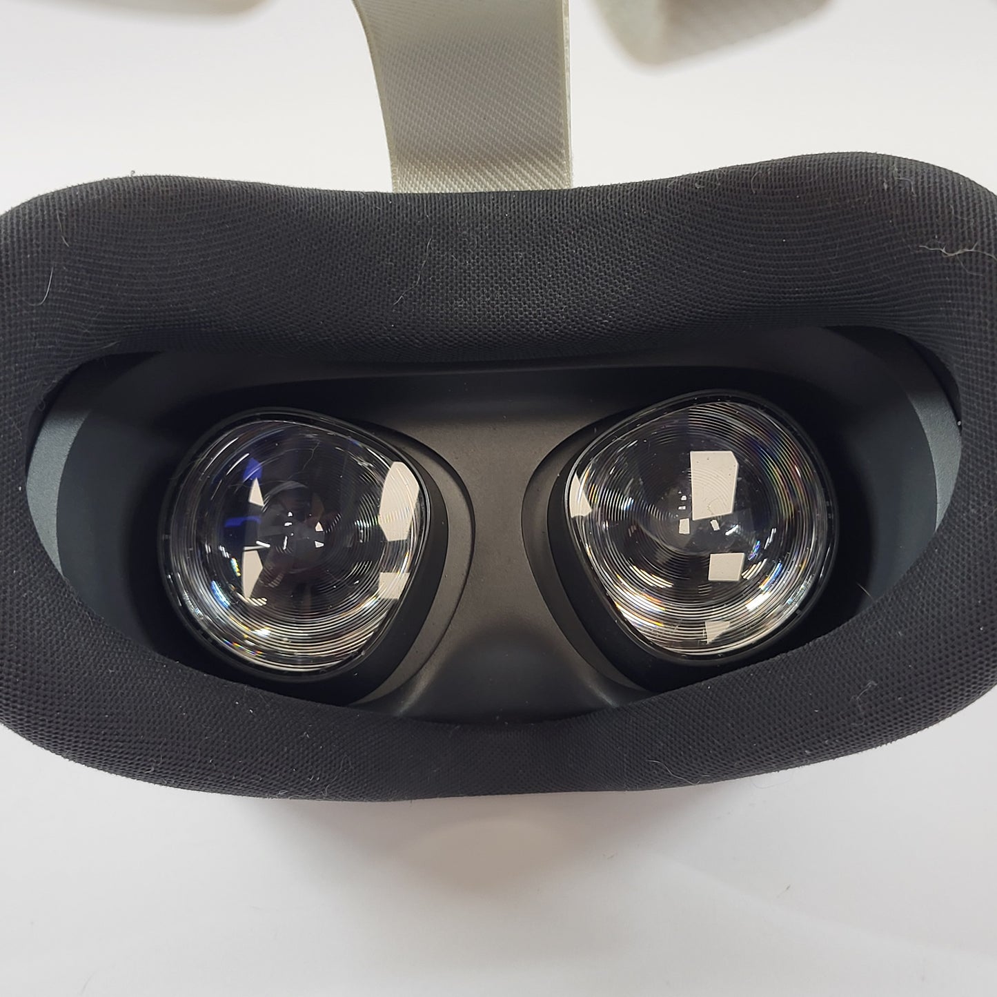 Meta Quest 3S 128GB Standalone All-in-One VR Headset P97