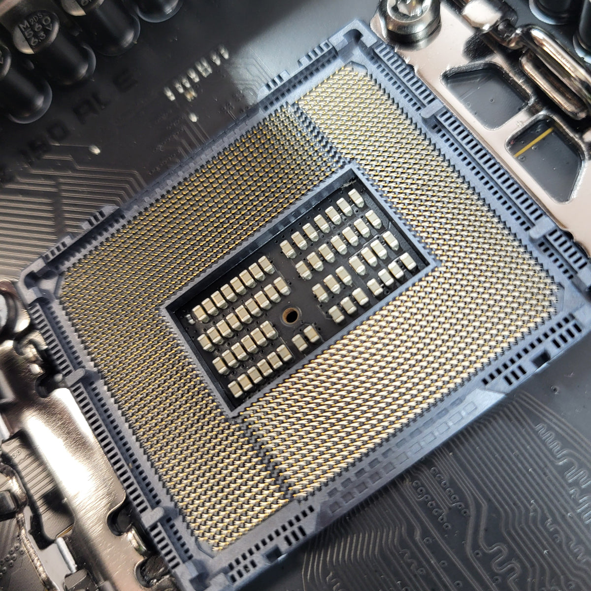 MSi MEG Z790 ACE LGA 1700 E-ATX READ Intel DDR5 Motherboard