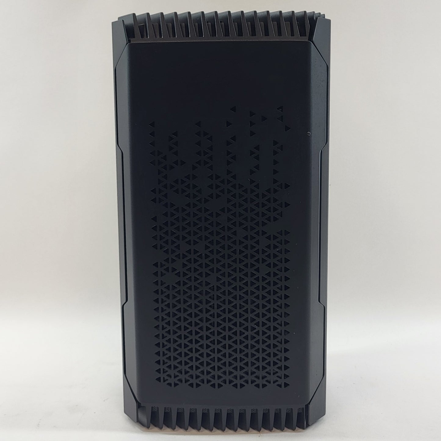 Corsair ONE Pro 600I Core i7-7700K 16GB RAM 2TB HDD 500GB SSD GTX 1080 Ti