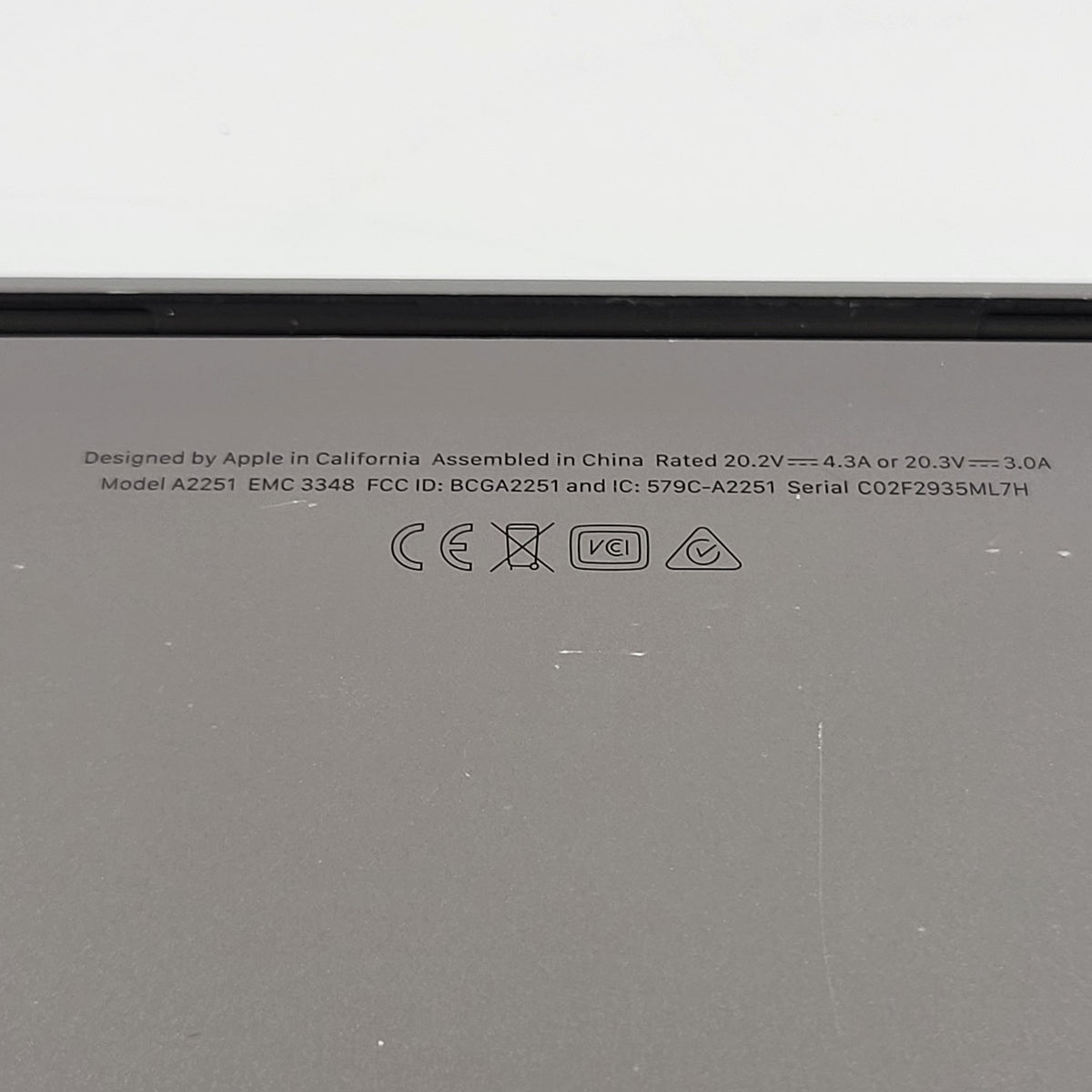 2020 Apple MacBook Pro 13.3" i5 2.0GHz 16GB RAM 512GB SSD Space Gray A2251
