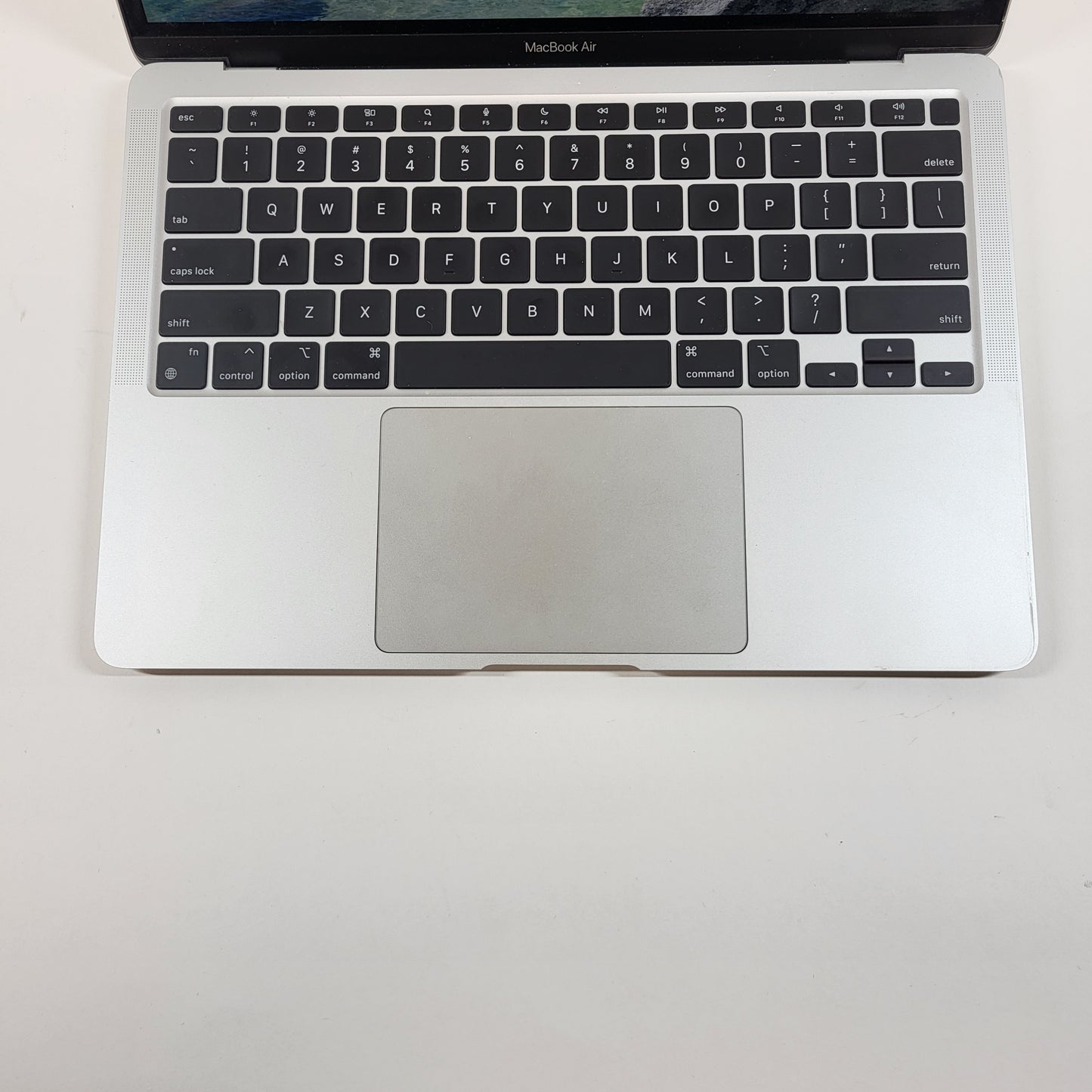 2020 Apple MacBook Air 13.3" M1 8C GPU 3.2GHz 8GB RAM 256GB SSD A2337