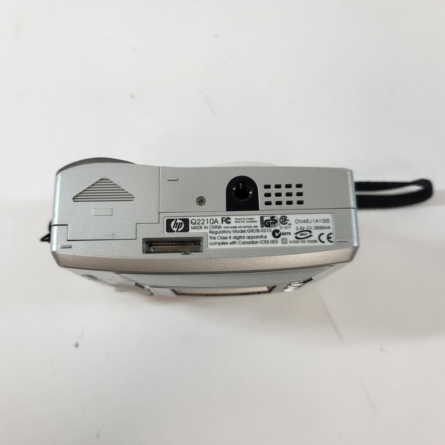 HP Photosmart 735 Q2209A 3.2 MP Compact Digital Camera