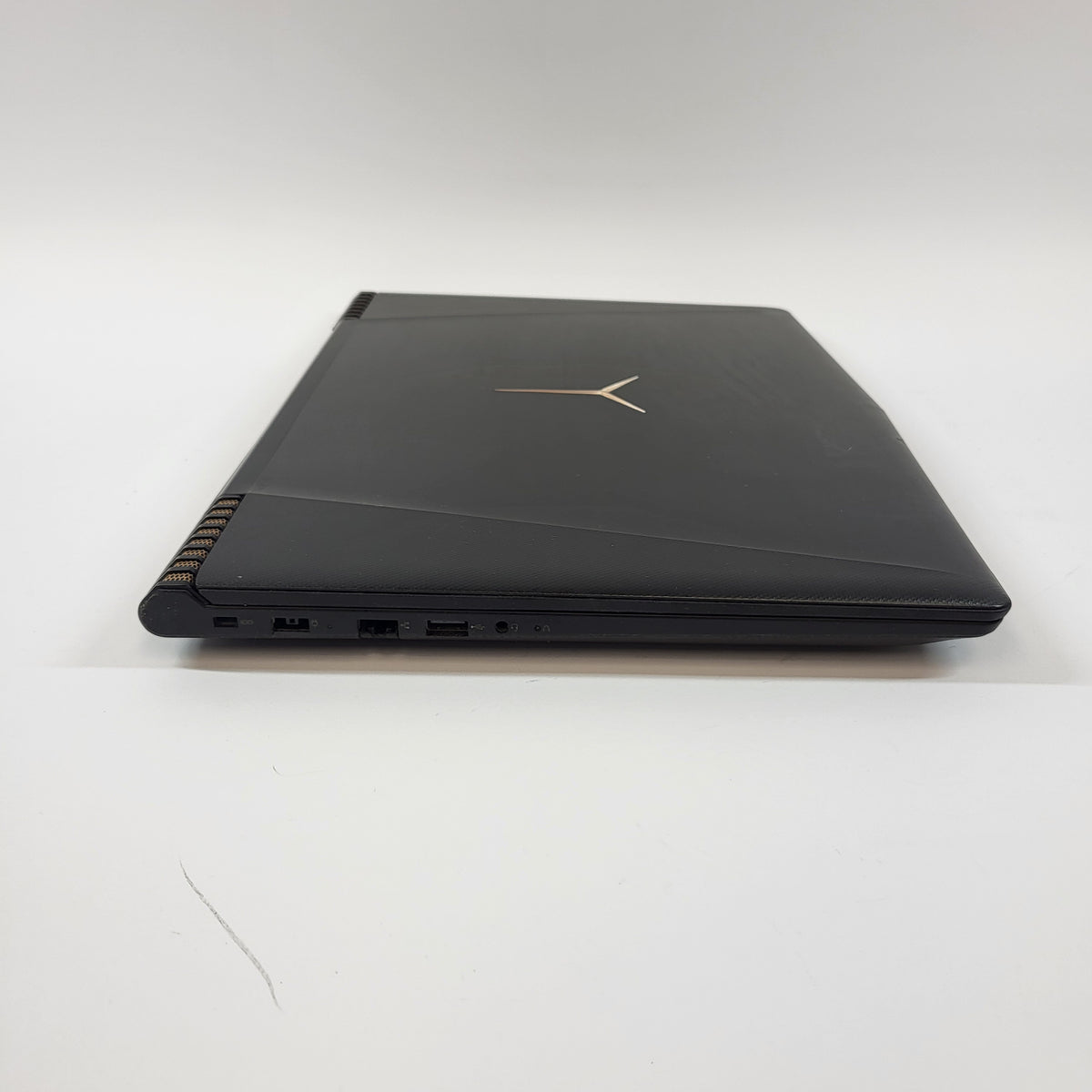 Lenovo Rescuer 80WW 15.6" i7-7700HQ 2.8GHz 8GB RAM 128GB SSD GeForce GTX 1050 Ti