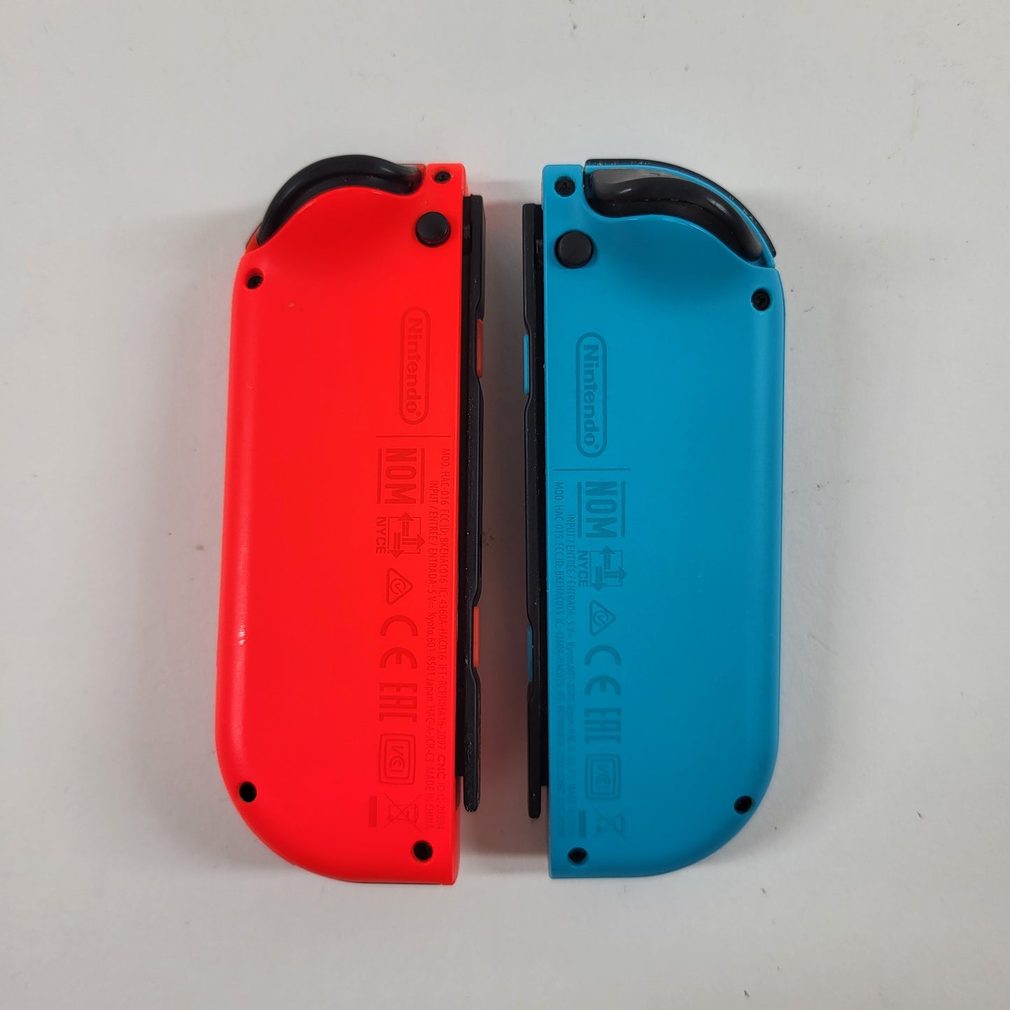Nintendo Switch v2 Console Gaming System HAC-001(-01)  Red/Blue