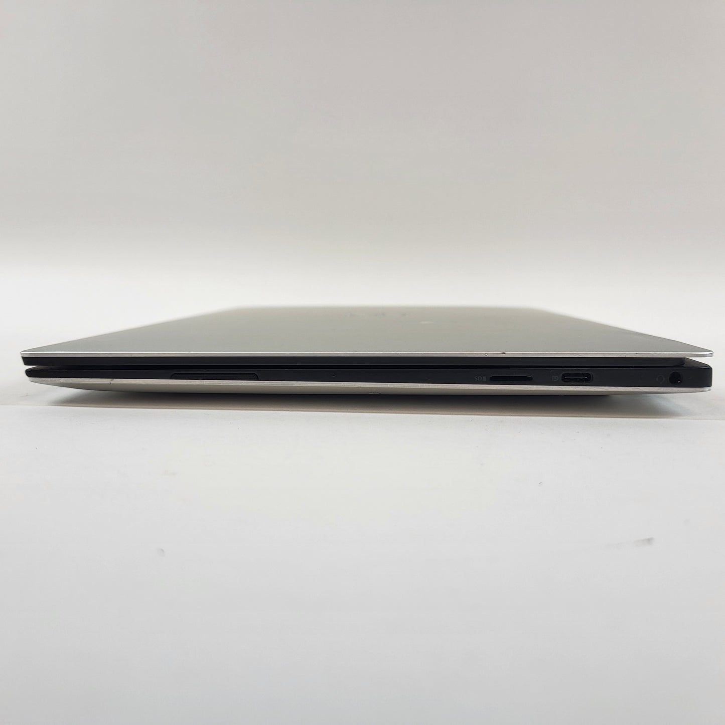 Dell xps 13 7390 P82G 13.3" i7-10710u 1.1GHz 16GB RAM 512GB SSD READ