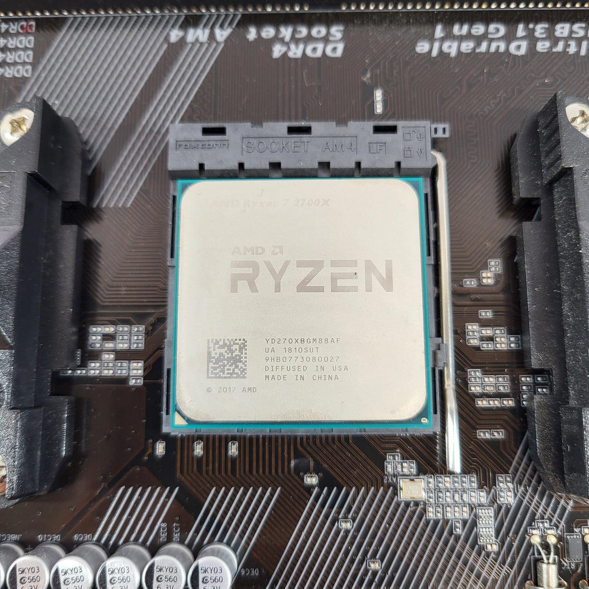 Gigabyte GA-AX370M-DS3H AM4 AMD Ryzen 7 2700X 8 Core 3.70GHz microATX