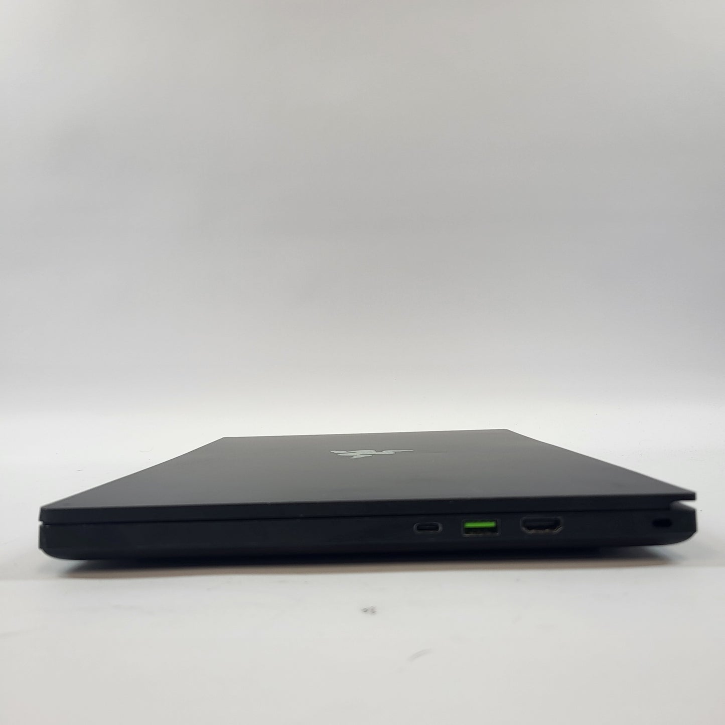 Razer Blade 15 Base RZ09-03519 15.6" i7-10750H 2.6GHz 32GB RAM 250GB SSD 