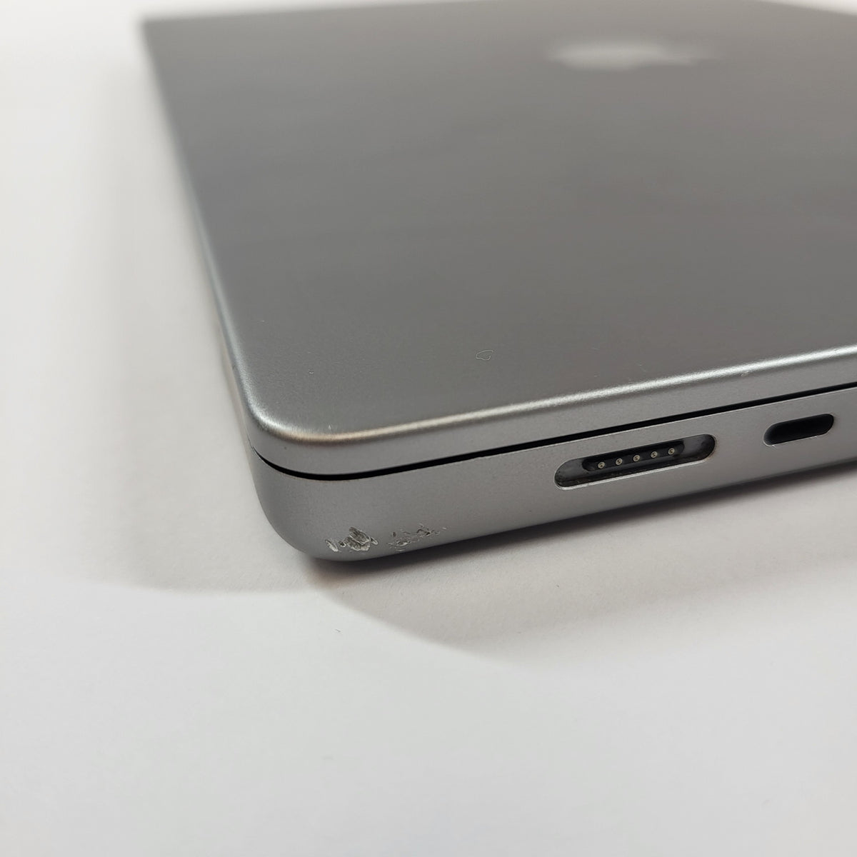 2021 Apple MacBook Pro 16" M1 Pro 16C GPU 3.2GHz 16GB RAM 512GB SSD MK183LL/A