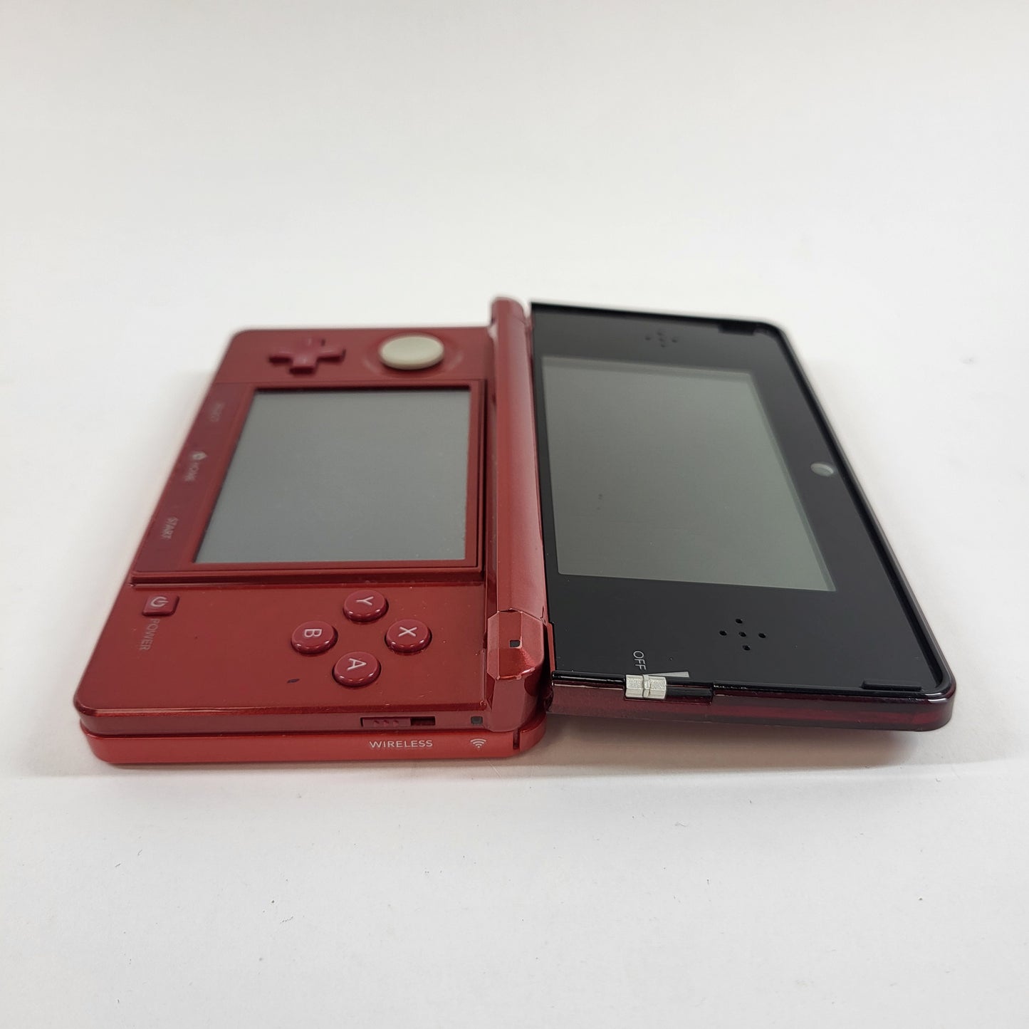 Nintendo 3DS Handheld Game Console CTR-001 Metallic Red