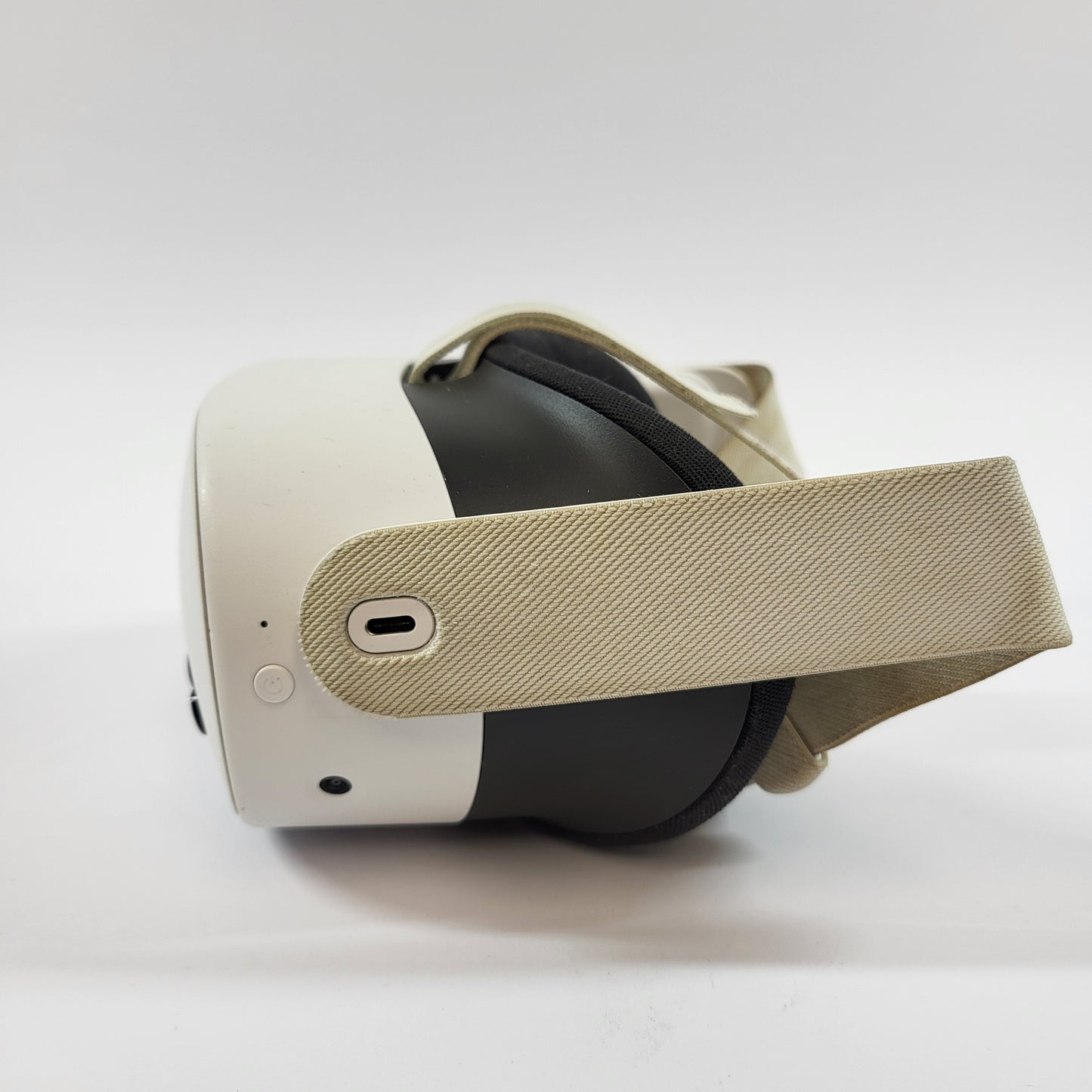 Meta Quest 3S 128GB Standalone All-in-One VR Headset P97