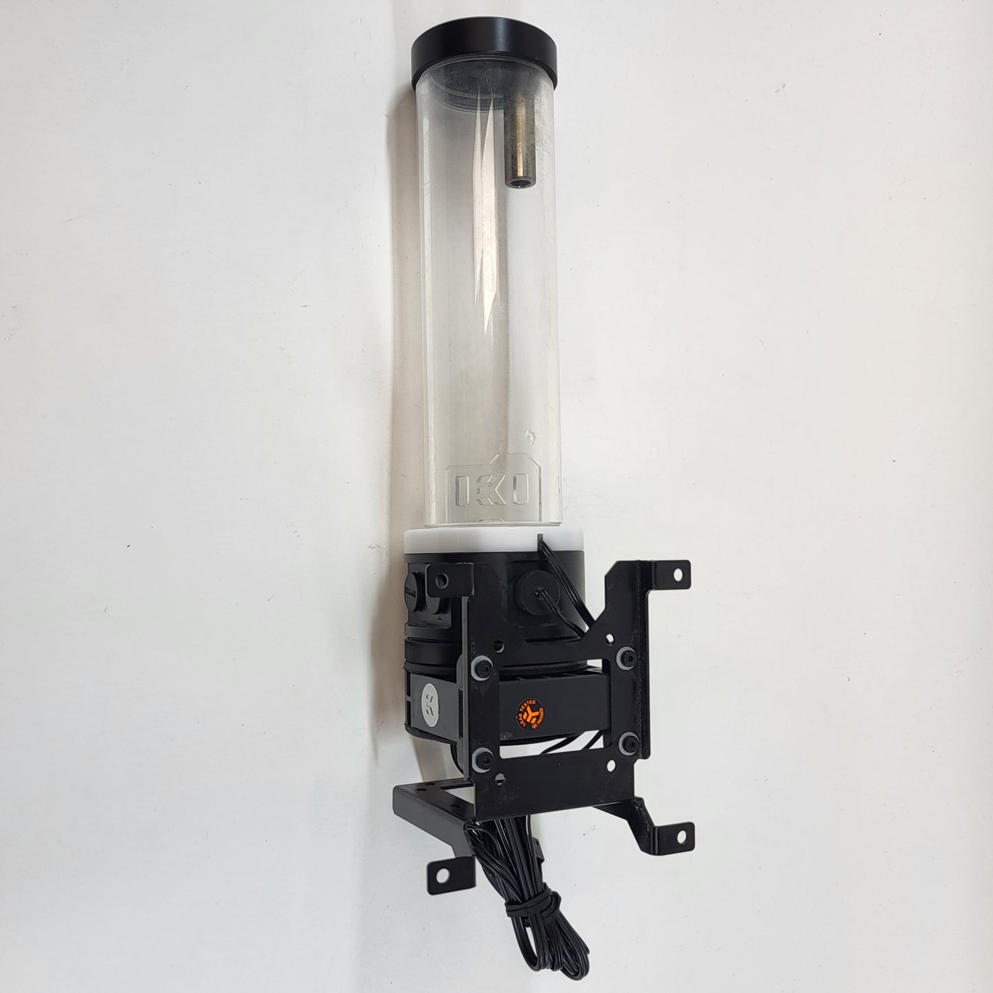 EKWB EK-Quantum Kinetic TBE 300 D5 PWM Pump-Reservoir Combo D-RGB Acetal