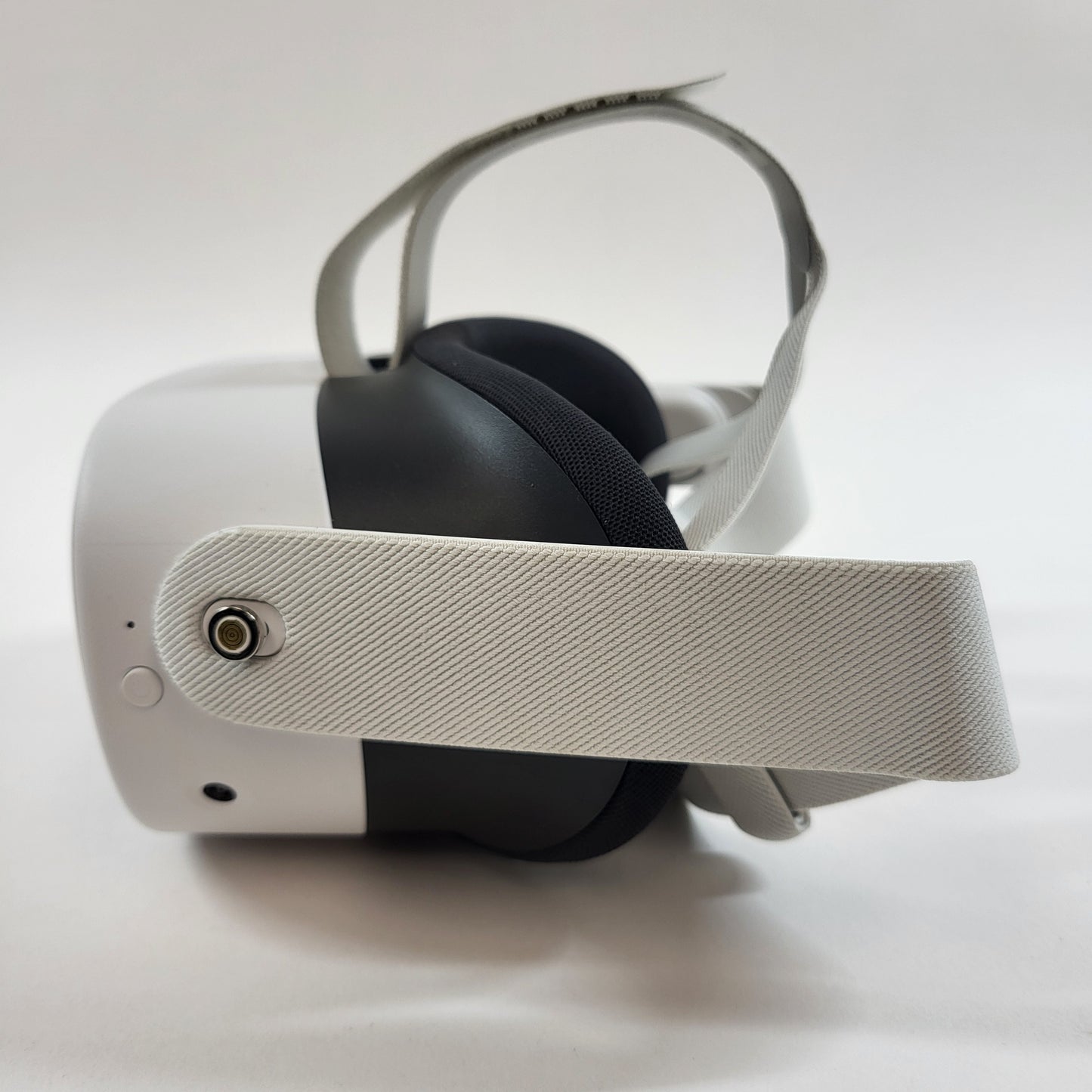 Meta Quest 3S 128GB Standalone All-in-One VR Headset P97