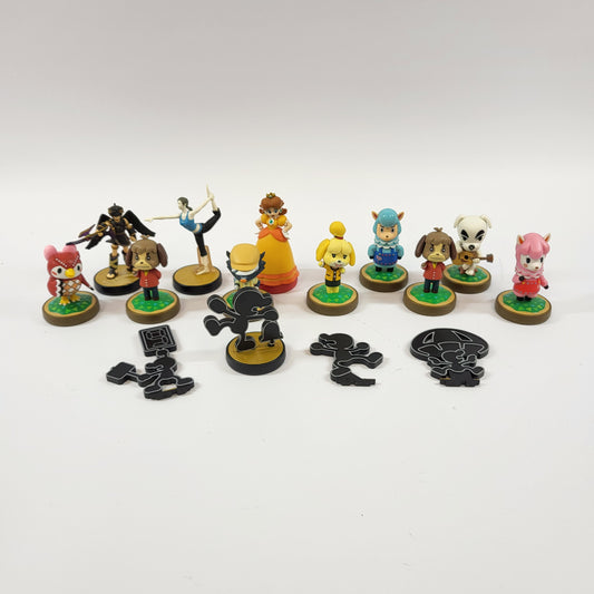 Lot of 12 Nintendo amiibo
