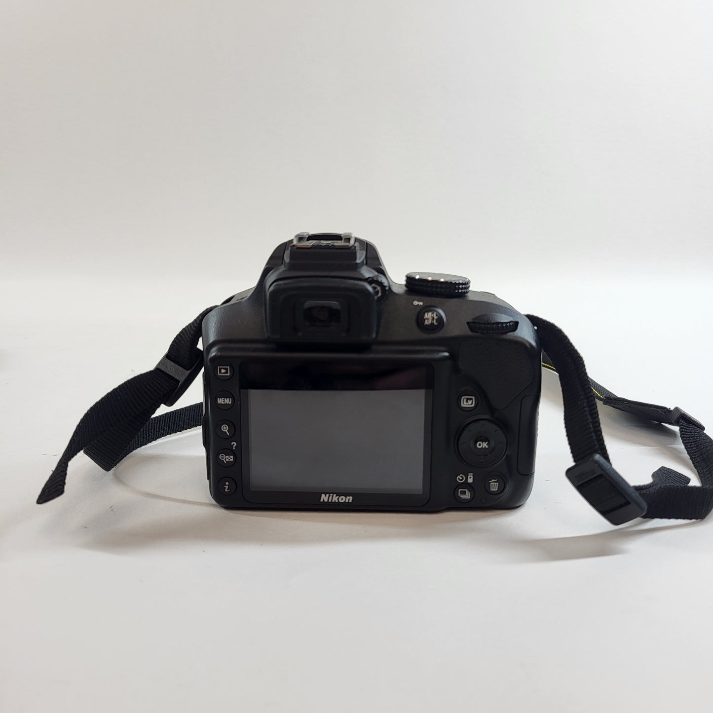 Nikon D3400 24MP Digital SLR DSLR Camera 4509 Shutter Count