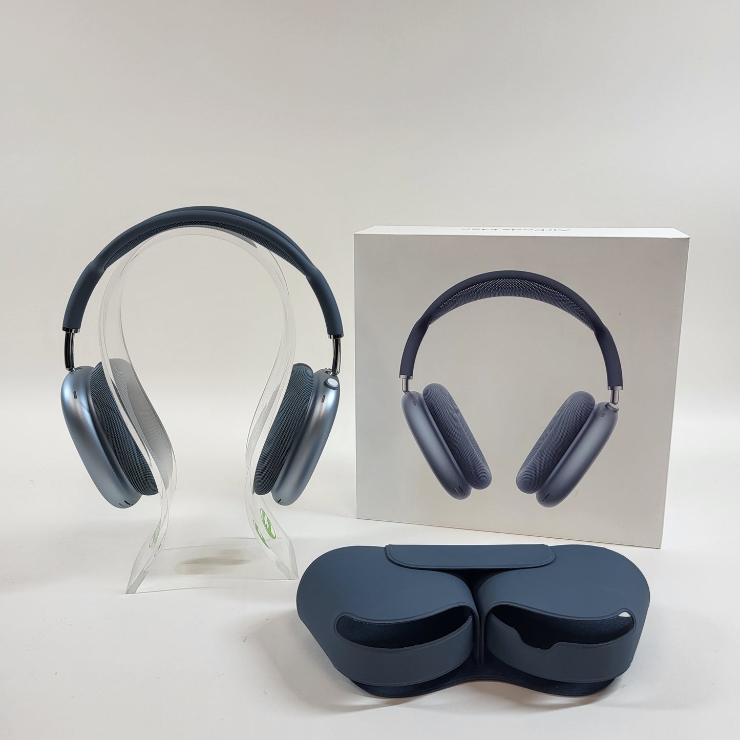 Apple AirPods Max USB-C Wireless Over-Ear Headphones Blue MWW63AM/A