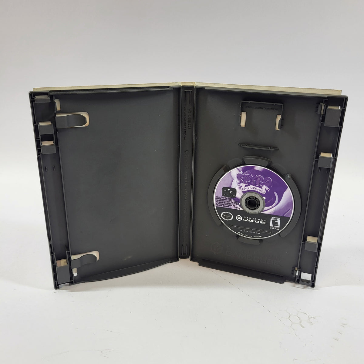 Spyro Enter the Dragonfly (Nintendo GameCube, 2002)