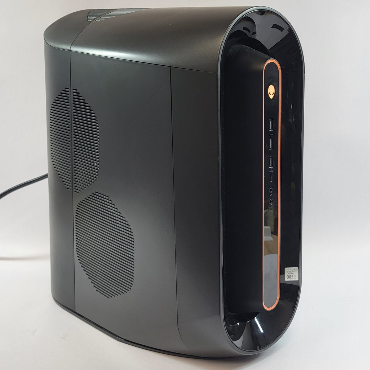 Alienware Aurora R11 i9-10900F 2.80GHz 64GB RAM 1TB SSD 3TB, 2TB HDD RTX 3080