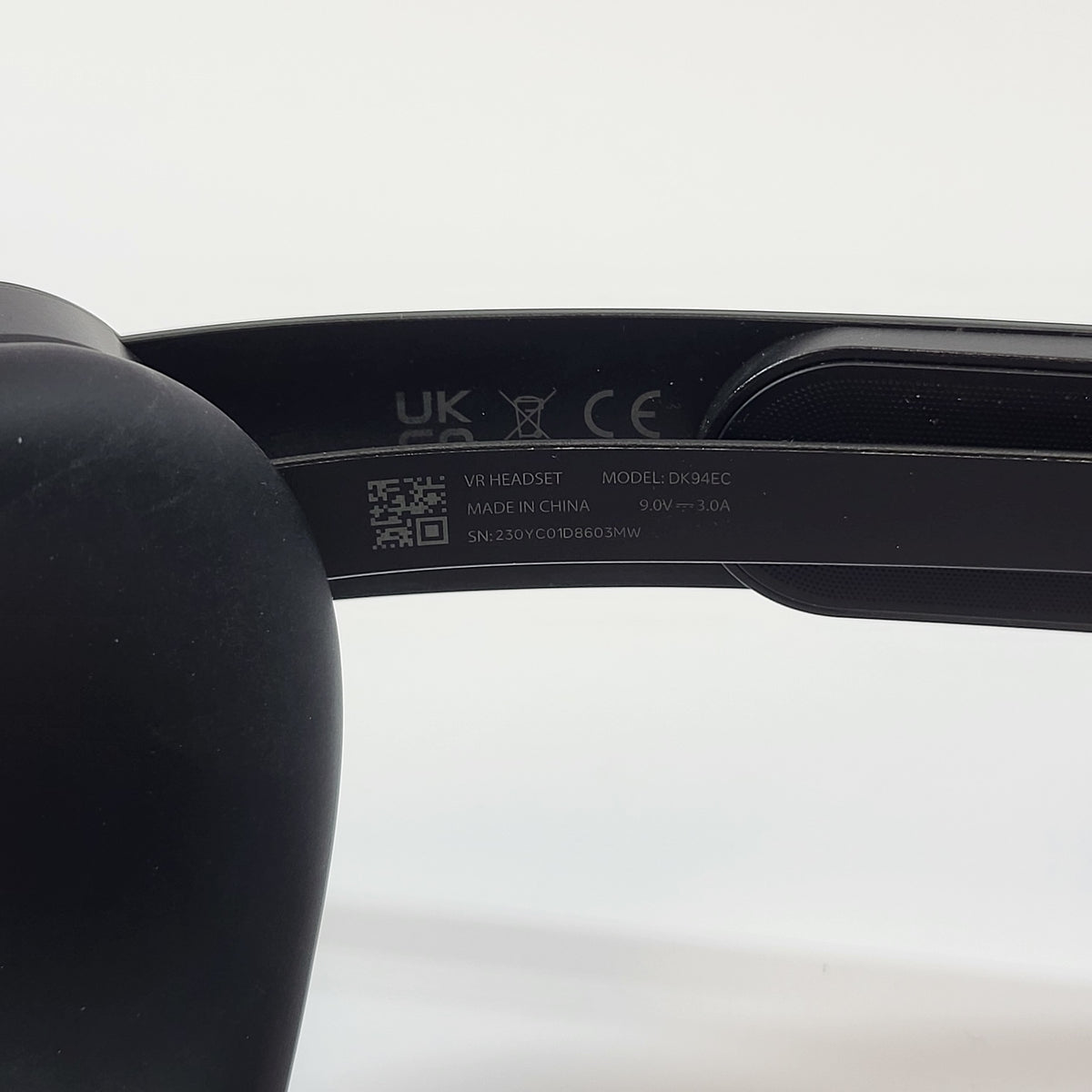Meta Quest Pro 256GB Standalone All-in-One VR Headset DK94EC