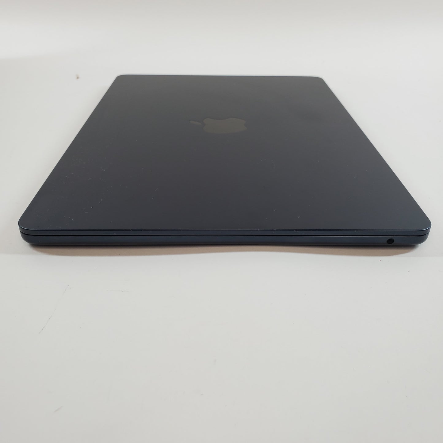 2022 Apple MacBook Air 13.6" M2 8C GPU 3.5GHz 8GB RAM 256GB SSD MLY33LL/A