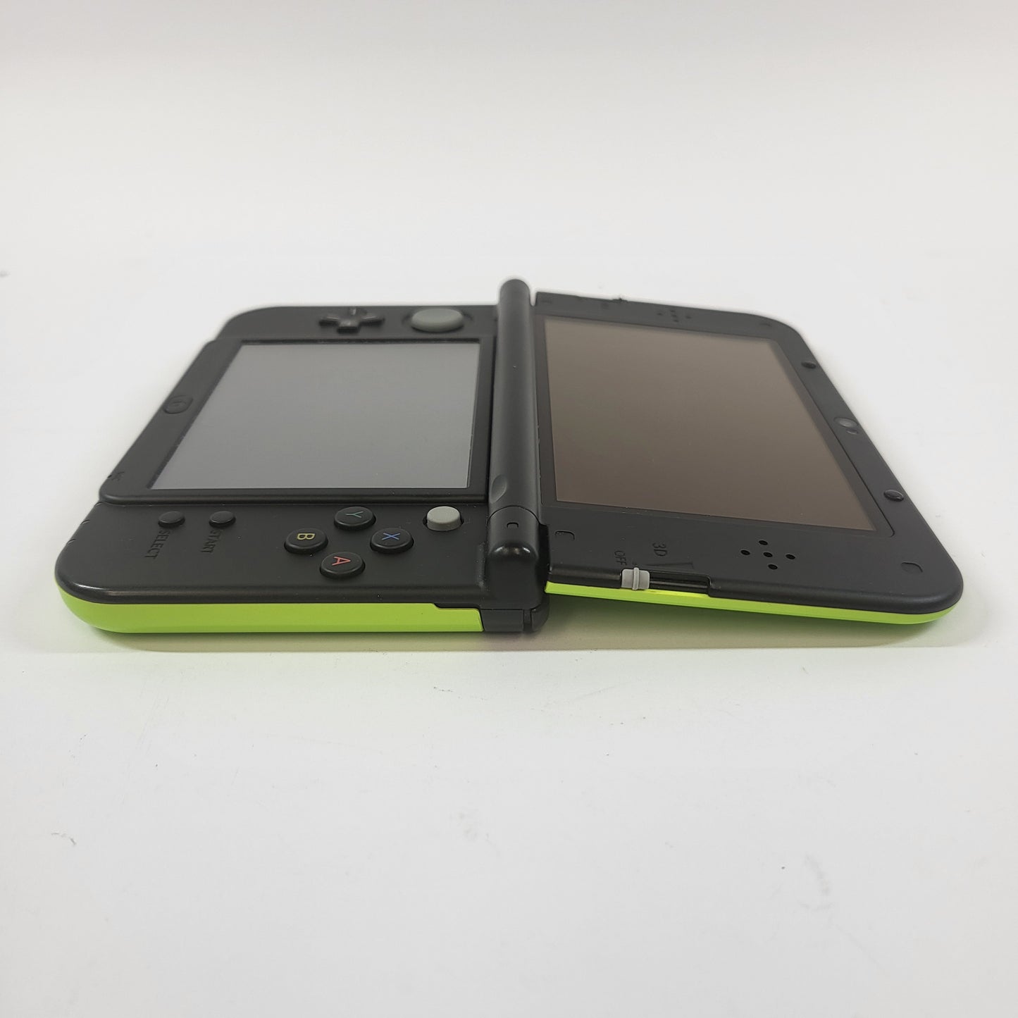 New New Nintendo 3DS XL Handheld Game Console Black/Lime Open Box
