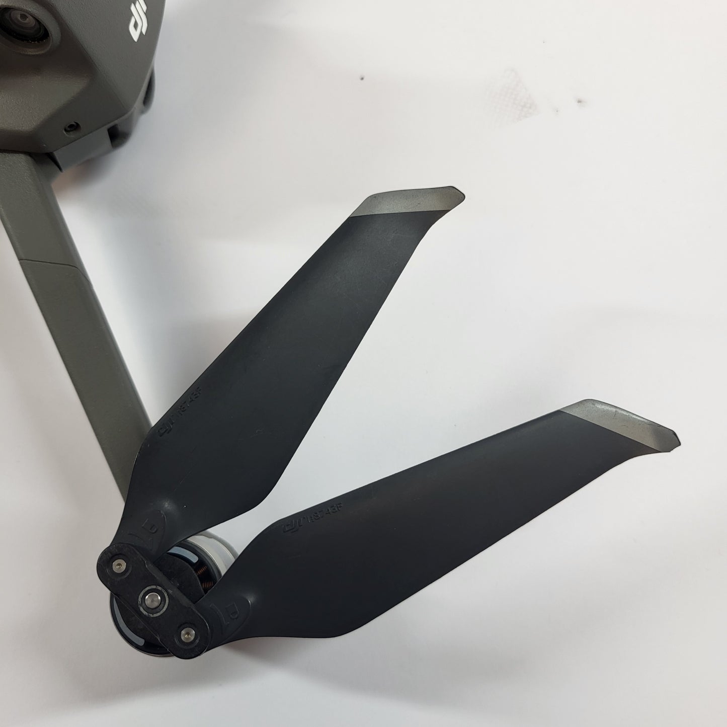 DJI Mavic 2 Zoom 4K Camera Drone L1Z Fly More Combo