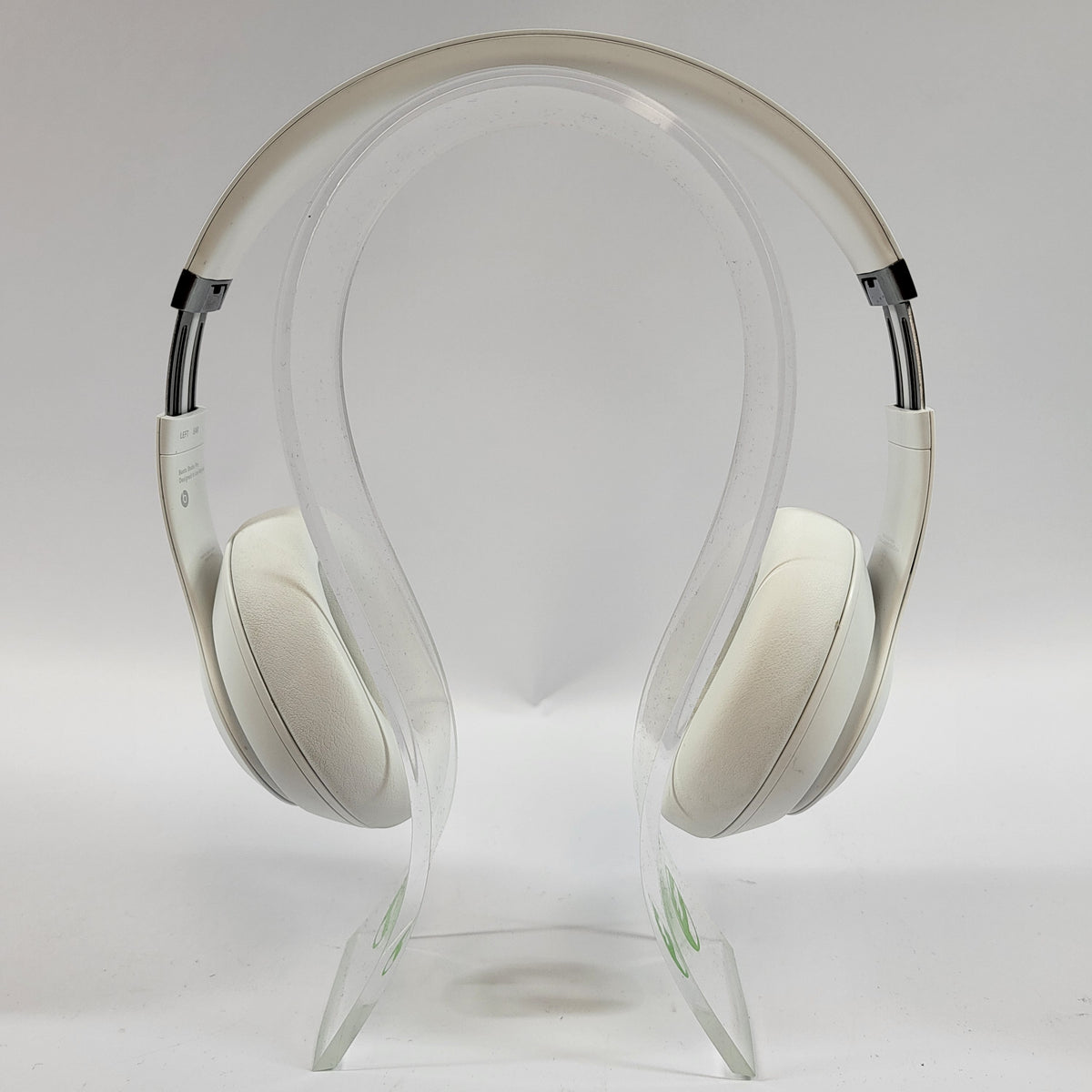Beats Studio Pro Wireless Over-Ear Bluetooth Headphones White A2924 READ