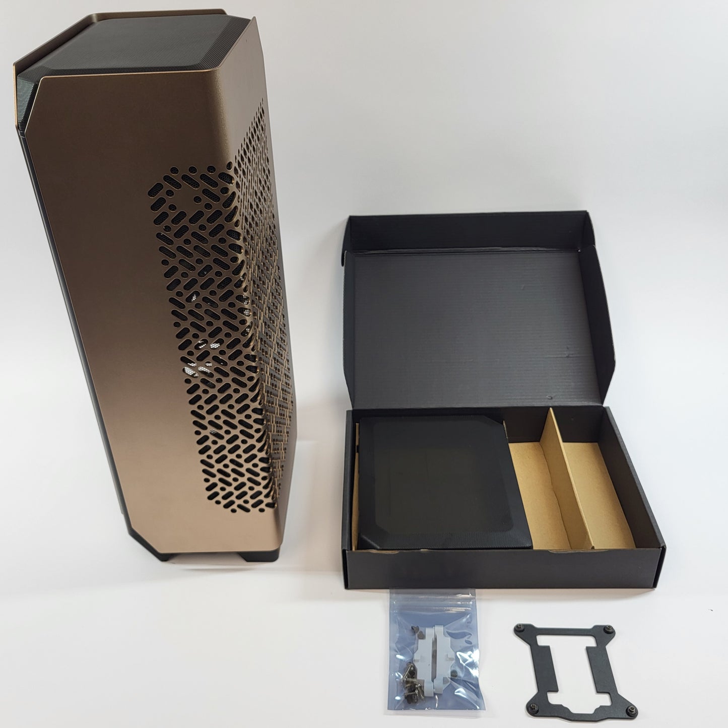 Cooler Master NCORE  Mini ITX Pc Case 100 MAX