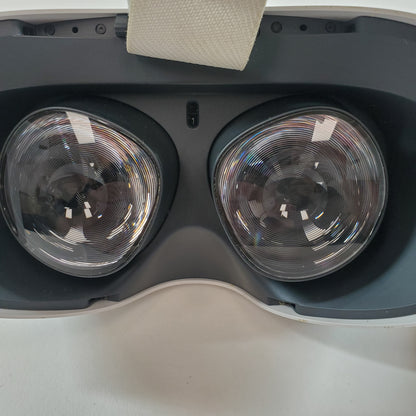 Oculus Quest 2 128GB Standalone All-in-One VR Headset KW49CM