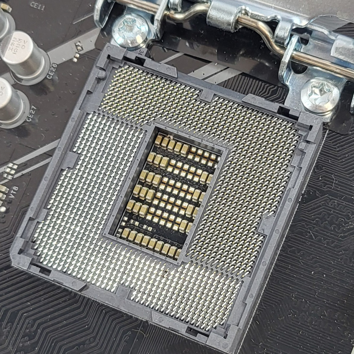 BENT PINS  Broken AsRock Z390 Phantom Gaming 4 LGA 1151 ATX Intel DDR4 Motherboard