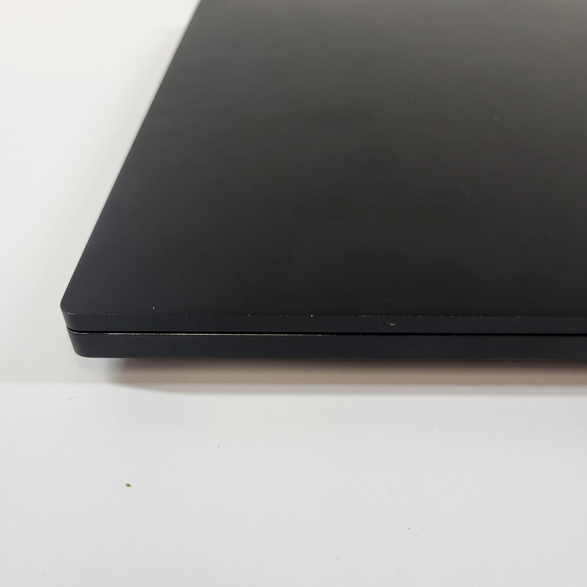 Razer Blade 15 RZ09-02386 15.6" i7-8750H 2.2GHz 16GB RAM 512GB SSD GeForce GTX 1070 Max-Q READ