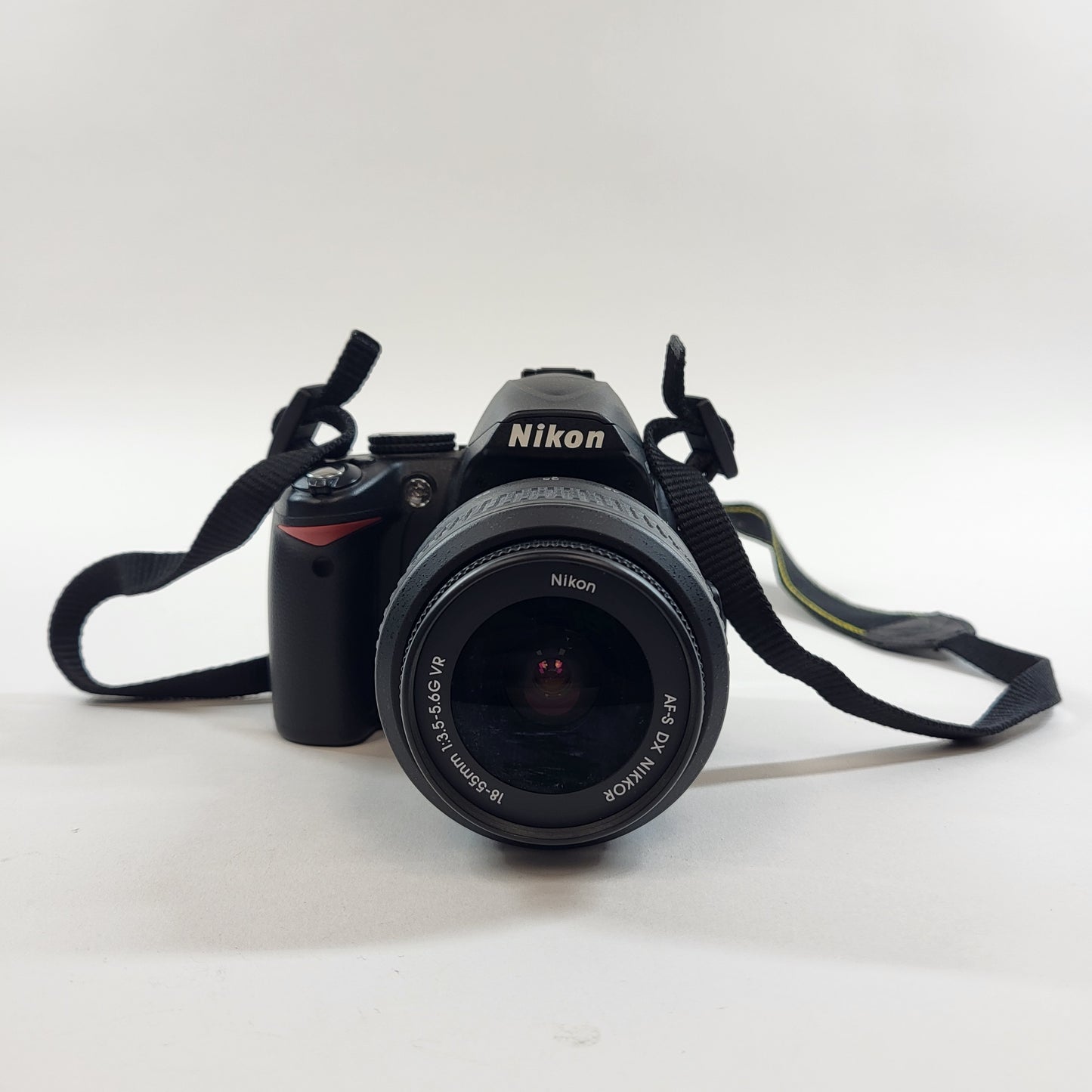 Nikon D3000 10.2MP Digital SLR DSLR Camera 5870 Shutter Count Bundle