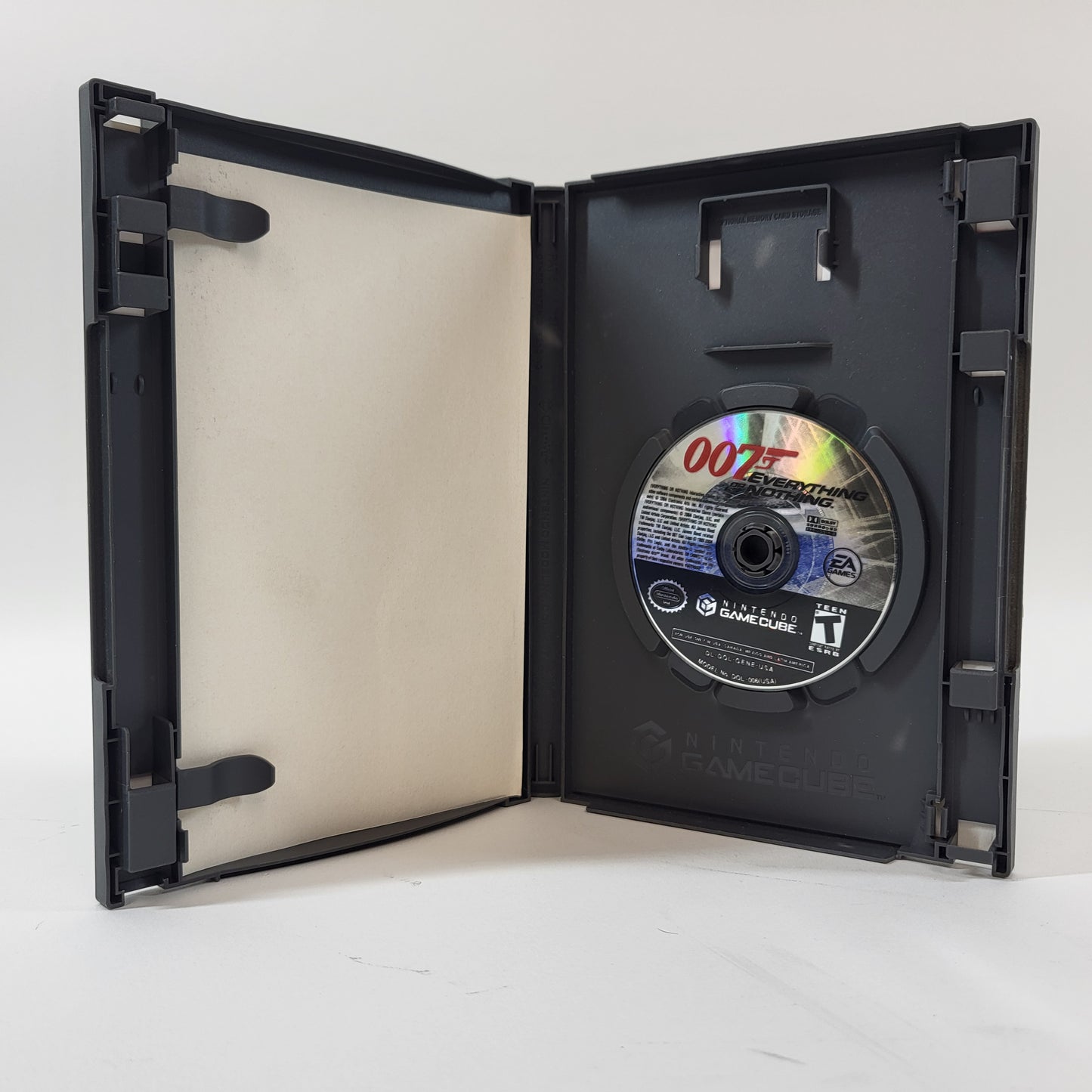 007 Everything or Nothing [Player’s Choice] (Nintendo GameCube, 2004)