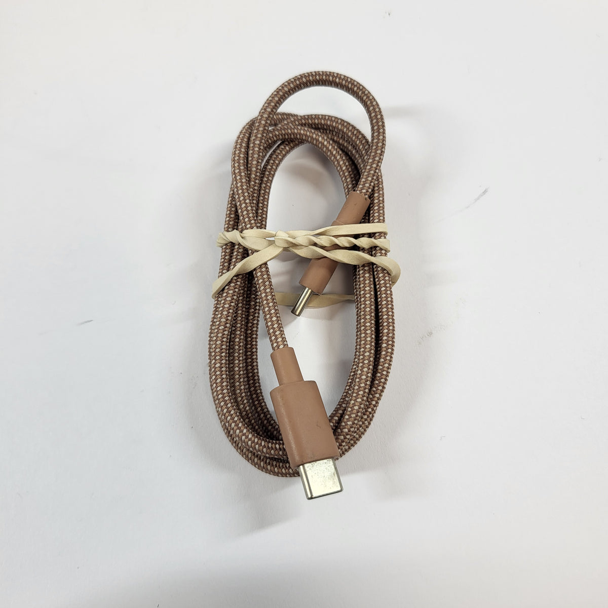 Beats Studio Pro Deep Brown MQTQ3LL/A