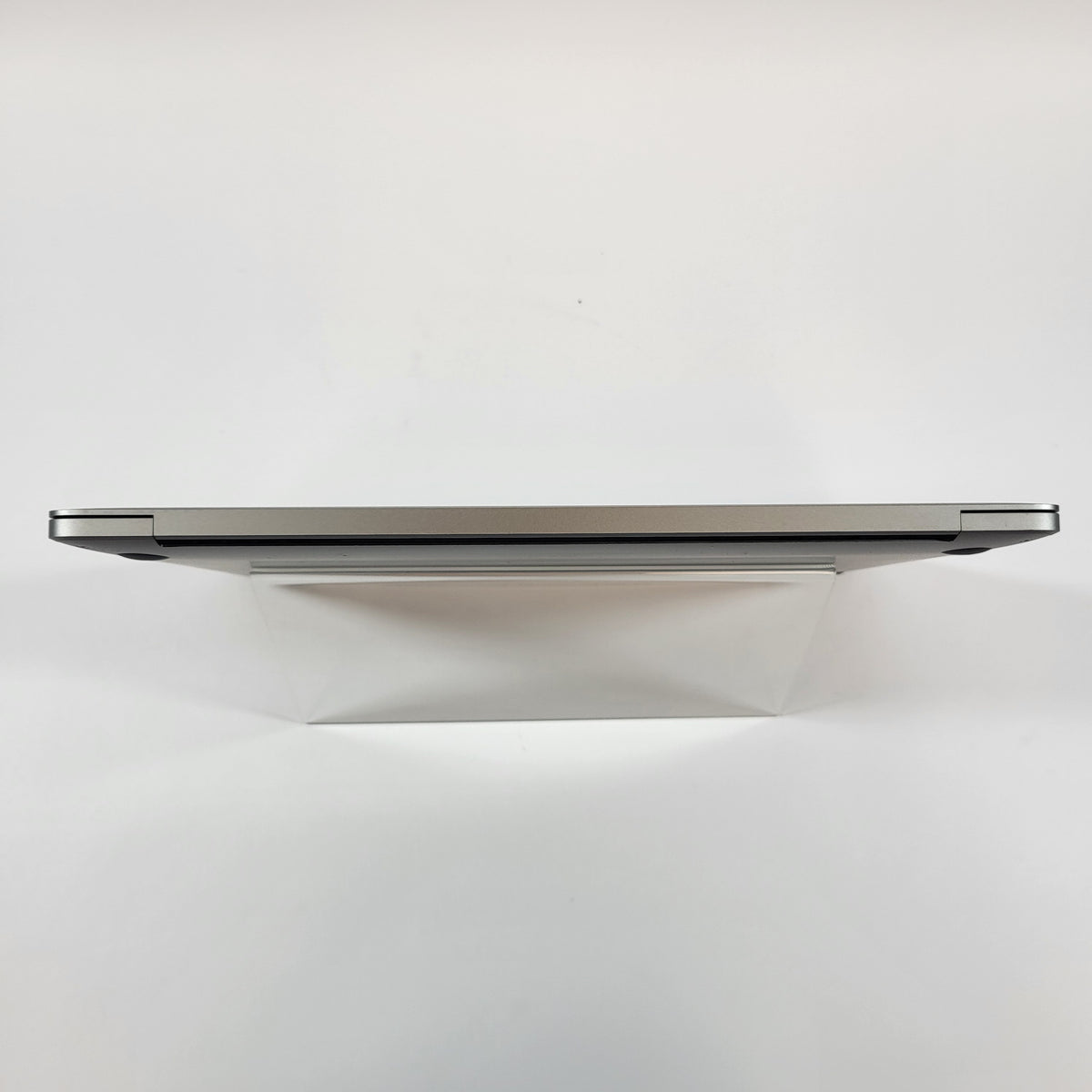 2020 Apple MacBook Pro 13.3" M1 8C GPU 3.2GHz 8GB RAM 256GB SSD MYD82LL/A