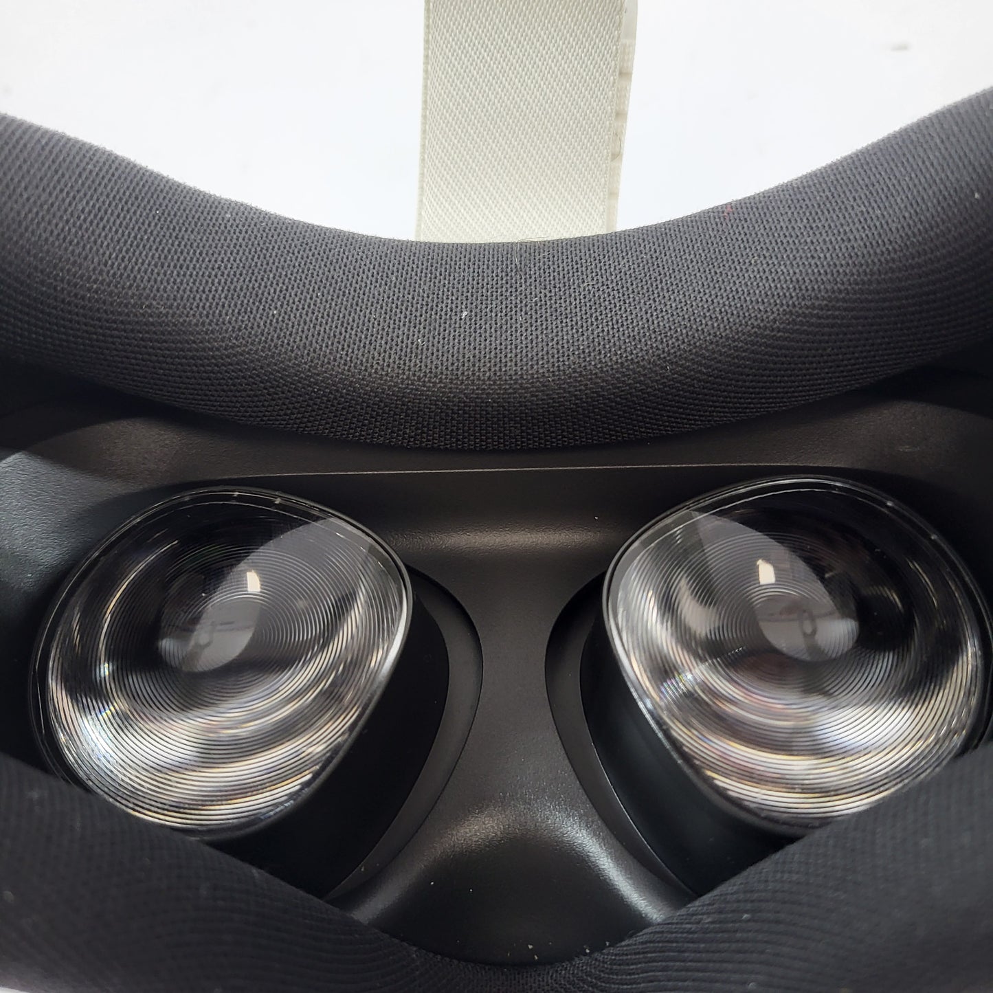 Meta Quest 3S 128GB Standalone All-in-One VR Headset P97